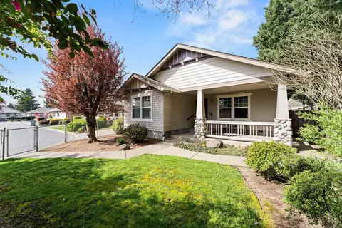 2188 Marie Dr, Grants Pass, OR 97526