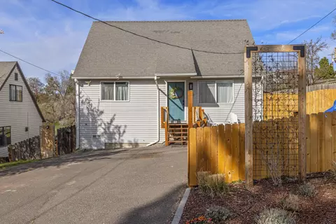 2030 Sargent Ave, Klamath Falls, OR 97601