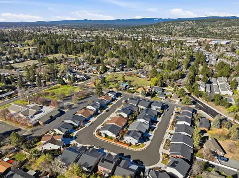 View/Area - 1227 NE Hoover Loop, Bend, OR 97701 photo 5 of 5