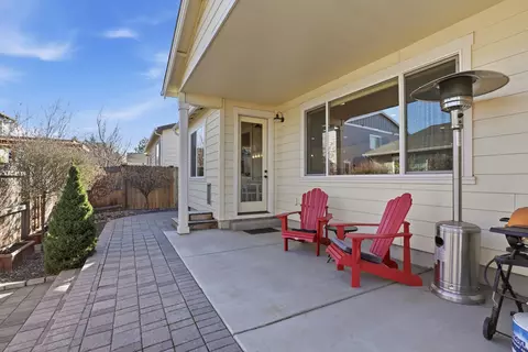 Exterior - 1227 NE Hoover Loop, Bend, OR 97701 photo 8 of 8