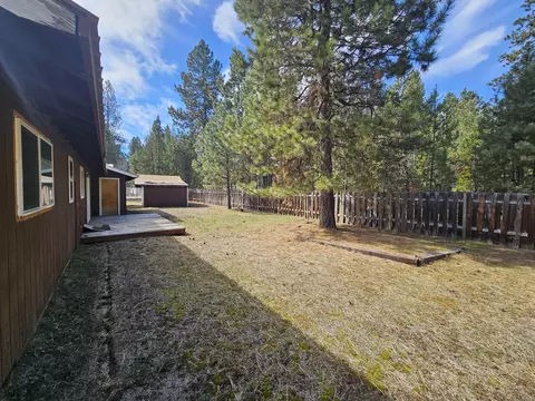 Exterior - 51473 Hemlock Rd, La Pine, OR 97739 photo 4 of 8