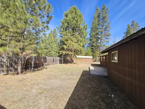 Exterior - 51473 Hemlock Rd, La Pine, OR 97739 photo 2 of 8
