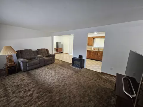 Living - 51473 Hemlock Rd, La Pine, OR 97739 photo 1 of 1