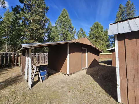 Exterior - 51473 Hemlock Rd, La Pine, OR 97739 photo 8 of 8