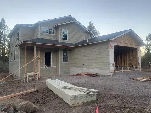 1152 Orange Blossom Dr #135, Klamath Falls, OR 97601