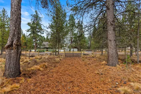 Exterior - 17008 Sharp Dr, Bend, OR 97707 photo 14 of 15
