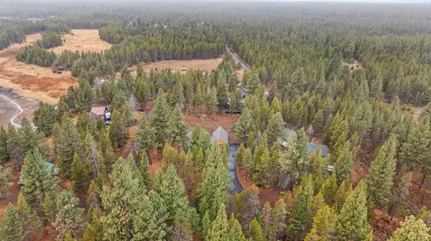View/Area - 17008 Sharp Dr, Bend, OR 97707 photo 2 of 10