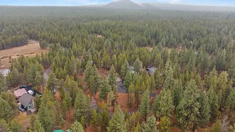 View/Area - 17008 Sharp Dr, Bend, OR 97707 photo 3 of 10