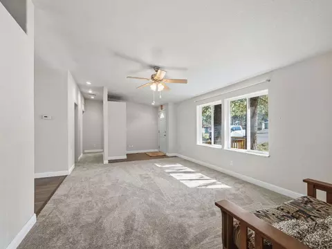 Living - 15531 Green Wing Loop, Keno, OR 97627 photo 4 of 6