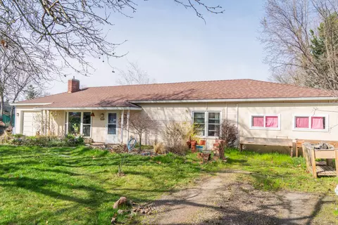 1539 Grand Ave, Medford, OR 97504