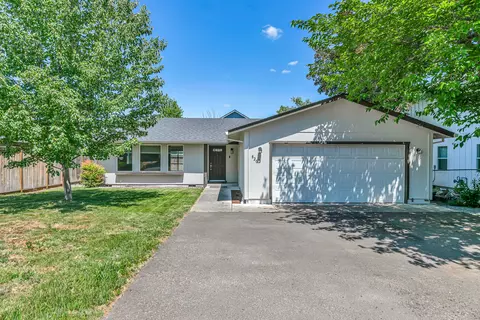 820 Garfield St, Medford, OR 97501