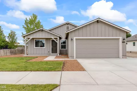 407 NW Monte Vista Ave #123, Madras, OR 97741