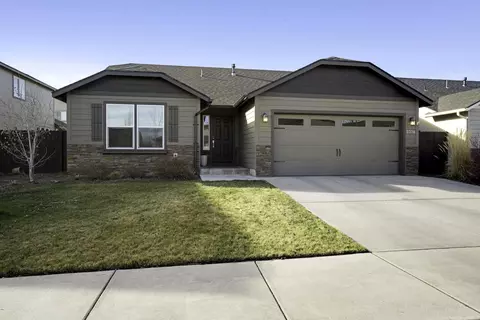 2378 NW Kingwood Ave, Redmond, OR 97756