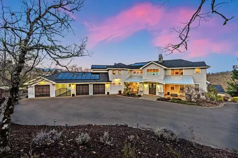 80 Placer Hill Dr, Jacksonville, OR 97530