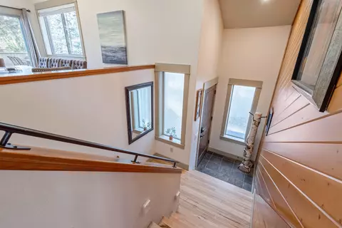 Entry Way - 17822 Big Leaf Ln, Sunriver, OR 97707 photo 3 of 3