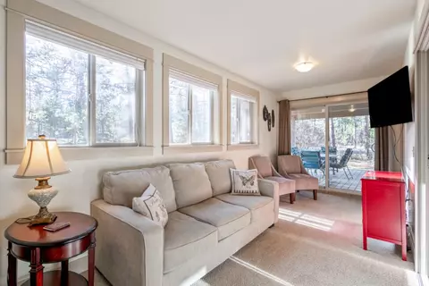 Living - 17822 Big Leaf Ln, Sunriver, OR 97707 photo 4 of 5