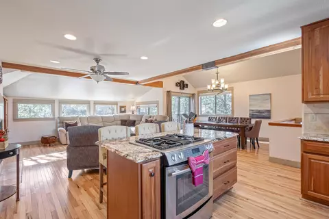 Kitchen - 17822 Big Leaf Ln, Sunriver, OR 97707 photo 4 of 4