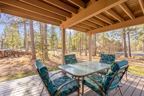 Exterior - 17822 Big Leaf Ln, Sunriver, OR 97707 photo 6 of 11