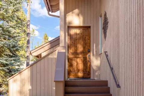Entry Way - 17822 Big Leaf Ln, Sunriver, OR 97707 photo 1 of 3