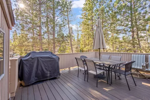 Exterior - 17822 Big Leaf Ln, Sunriver, OR 97707 photo 8 of 11