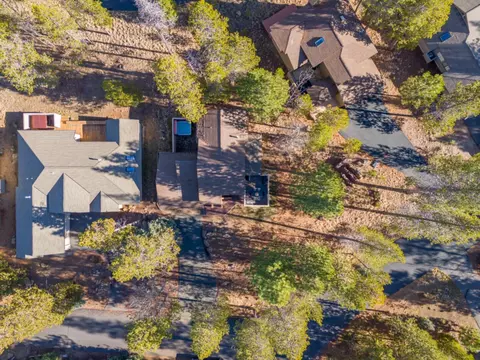 View/Area - 17822 Big Leaf Ln, Sunriver, OR 97707 photo 1 of 3