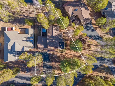 View/Area - 17822 Big Leaf Ln, Sunriver, OR 97707 photo 2 of 3