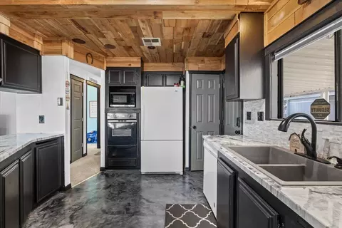 633 E Archwood UNIT 86, Eagle Point, OR 97524 photo 6
