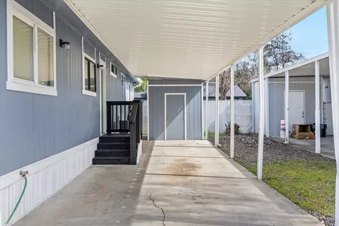 633 E Archwood UNIT 86, Eagle Point, OR 97524 photo 2