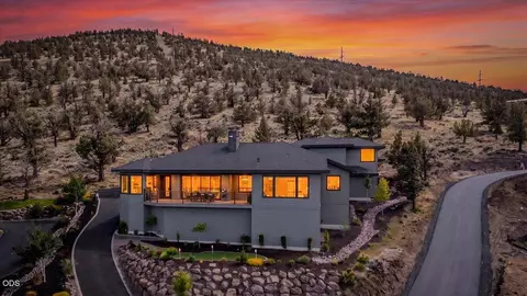 10504 Bitterbrush Ct, Redmond, OR 97756