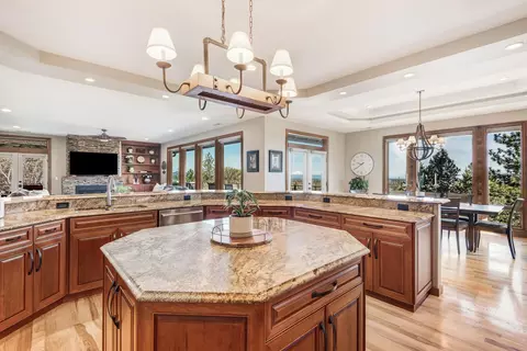 Kitchen - 3363 NW Starview Dr, Bend, OR 97703 photo 5 of 7