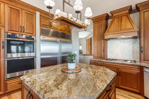 Kitchen - 3363 NW Starview Dr, Bend, OR 97703 photo 4 of 7