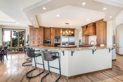 Kitchen - 3363 NW Starview Dr, Bend, OR 97703 photo 2 of 7