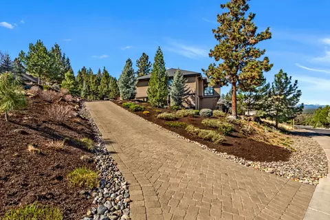 Exterior - 3363 NW Starview Dr, Bend, OR 97703 photo 11 of 12