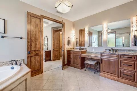 Bath - 3363 NW Starview Dr, Bend, OR 97703 photo 3 of 5