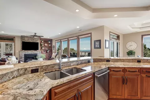 Kitchen - 3363 NW Starview Dr, Bend, OR 97703 photo 6 of 7