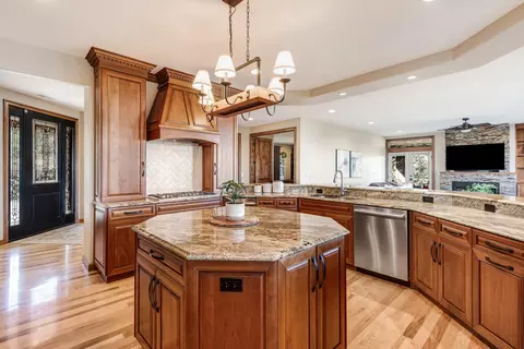 Kitchen - 3363 NW Starview Dr, Bend, OR 97703 photo 3 of 7