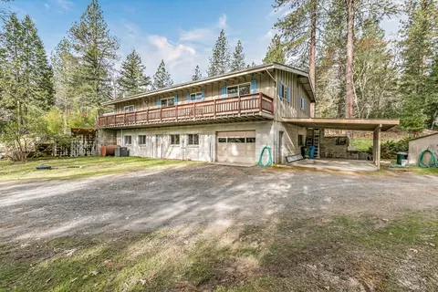 200 Hornet Ln, Grants Pass, OR 97527