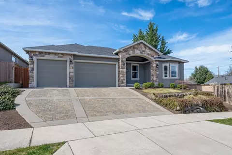2715 Montara Dr, Medford, OR 97504