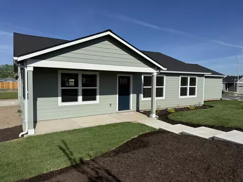 639 NE Arnold St #173, Madras, OR 97741