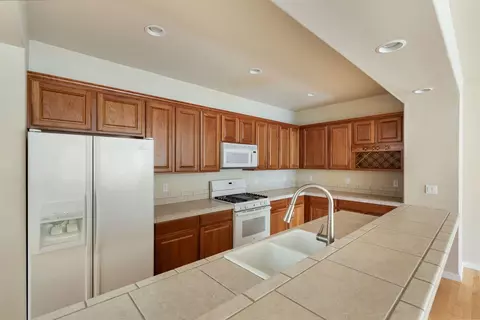 Kitchen - 61148 Foxglove Loop, Bend, OR 97702 photo 1 of 3