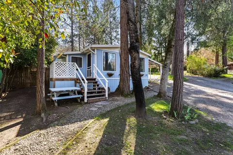 15 Black Oak Dr, Shady Cove, OR 97539
