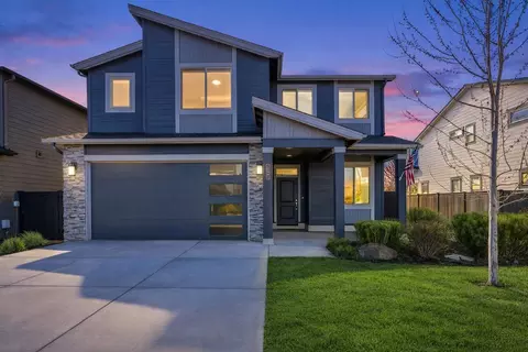 20991 NE Legend Pl, Bend, OR 97701