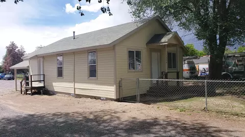 1558 Hope St, Klamath Falls, OR 97603