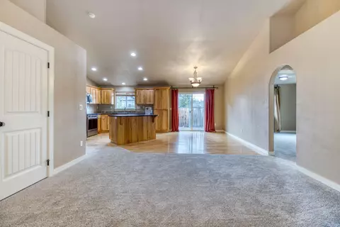 Living - 51322 Preble Way, La Pine, OR 97739 photo 1 of 2