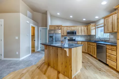 Kitchen - 51322 Preble Way, La Pine, OR 97739 photo 3 of 3