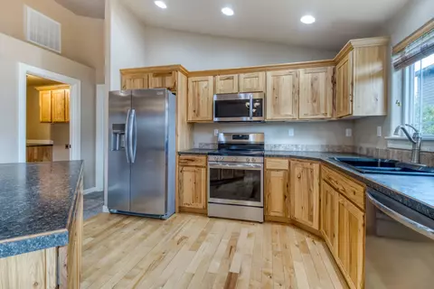 Kitchen - 51322 Preble Way, La Pine, OR 97739 photo 2 of 3