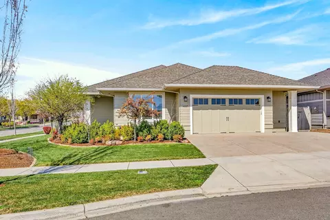 4007 Shamrock Dr, Medford, OR 97504