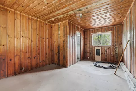 Bedroom - 159 Bloom Rd, Wolf Creek, OR 97497 photo 2 of 2
