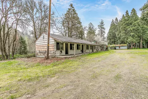 Exterior - 159 Bloom Rd, Wolf Creek, OR 97497 photo 3 of 9