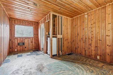 Bedroom - 159 Bloom Rd, Wolf Creek, OR 97497 photo 1 of 2